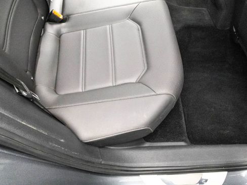 Certified 2022 Volkswagen Passat 2.0T R-Line image 31