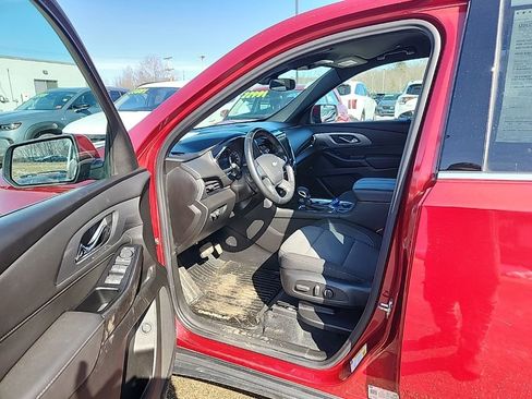 Used 2023 Chevrolet Traverse LT AWD/4WD image 9