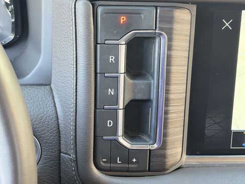 Used 2023 GMC Yukon XL Denali AWD/4WD image 29