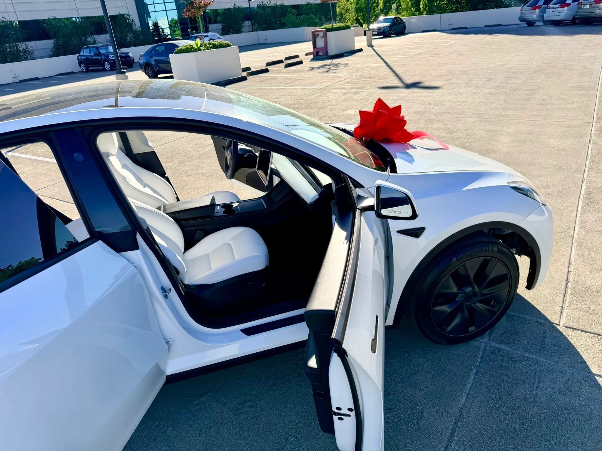 Used 2024 Tesla Model Y Long Range RWD image 41