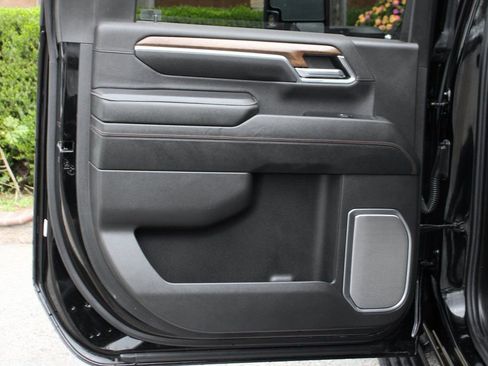 Used 2024 Chevrolet Silverado 2500 High Country w/ Technology Package image 37