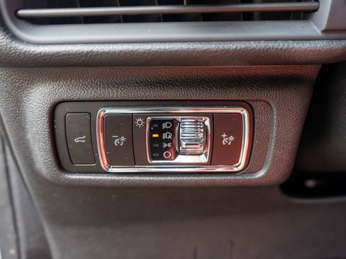 Used 2023 Lincoln Corsair Reserve w/ Equipment Group 202A AWD/4WD image 16