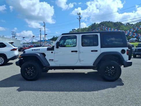 Used 2020 Jeep Wrangler Unlimited Sport AWD/4WD image 3