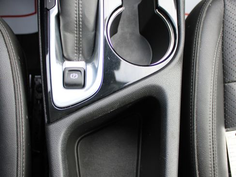Used 2020 Buick Encore GX Essence w/ Experience Buick Package image 26