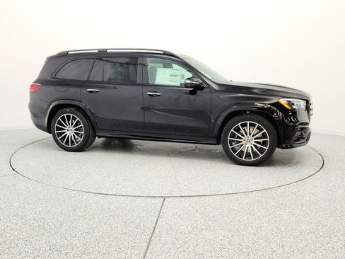 New 2026 Mercedes-Benz GLS 450 4MATIC image 4