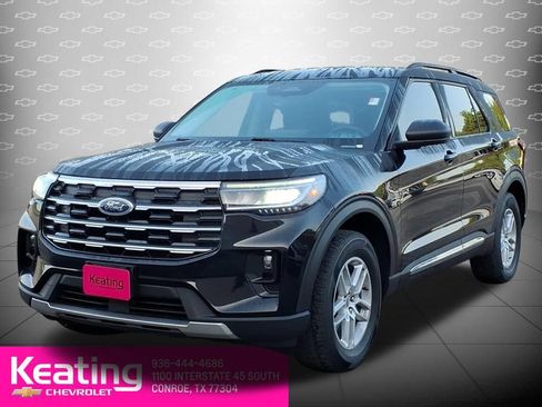 Used 2025 Ford Explorer Active w/ Active Comfort Package RWD image 8