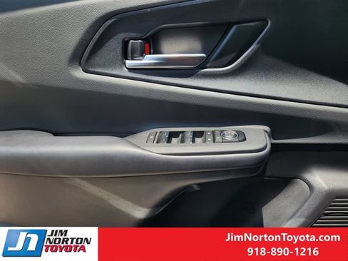 Used 2024 Toyota Prius XLE FWD image 23
