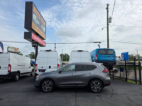 Used 2020 Nissan Rogue SL w/ Premium Package FWD image 4