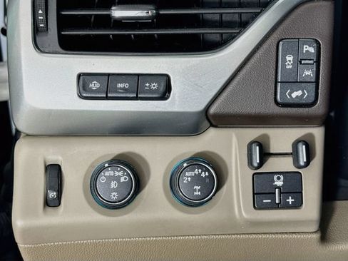 Used 2020 Chevrolet Tahoe Premier AWD/4WD image 10