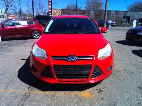 Used 2014 Ford Focus SE FWD image 3