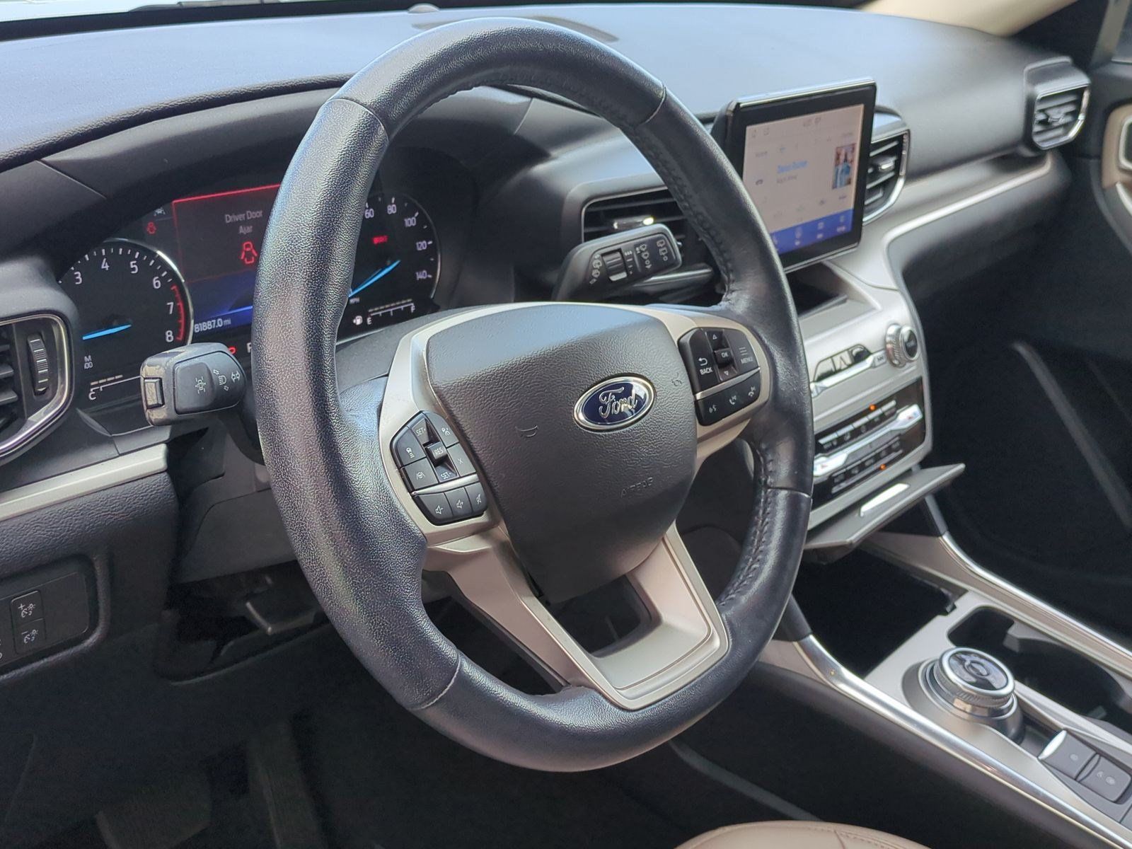 Used 2022 Ford Explorer XLT w/ Equipment Group 202A AWD/4WD image 18