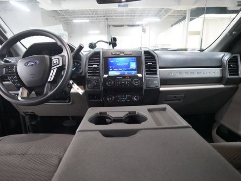 Used 2022 Ford F250 XLT AWD/4WD image 5