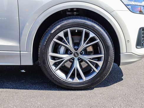 Used 2023 Audi Q8 Premium w/ Convenience Package AWD/4WD image 9
