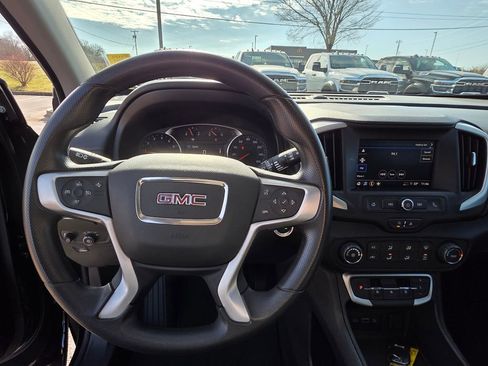 Used 2024 GMC Terrain SLE image 15