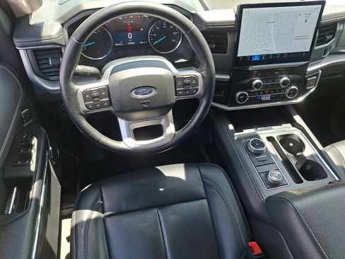 Certified 2024 Ford Expedition XLT AWD/4WD image 12