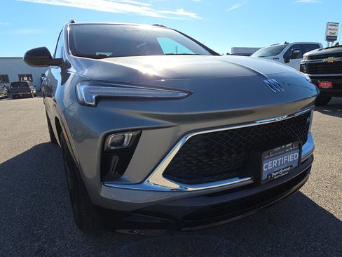 Certified 2024 Buick Encore GX Sport Touring w/ Black Roof Package image 11