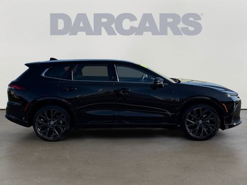 Used 2025 Toyota Crown Signia w/ Advanced Technology Package image 8