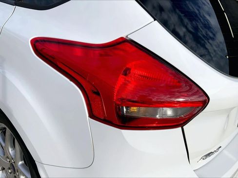 Used 2015 Ford Focus SE w/ Equipment Group 201A image 28