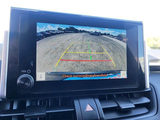 Used 2025 Toyota RAV4 XLE AWD/4WD image 17