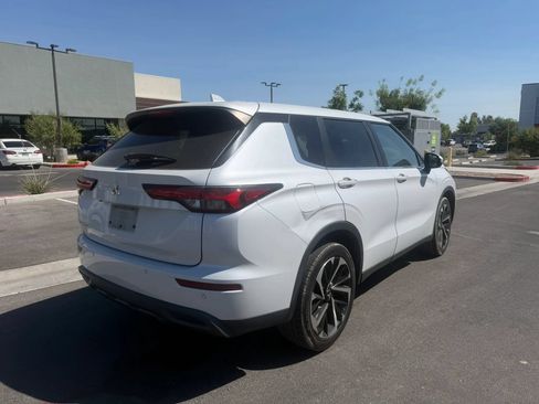 Used 2022 Mitsubishi Outlander ES FWD image 5
