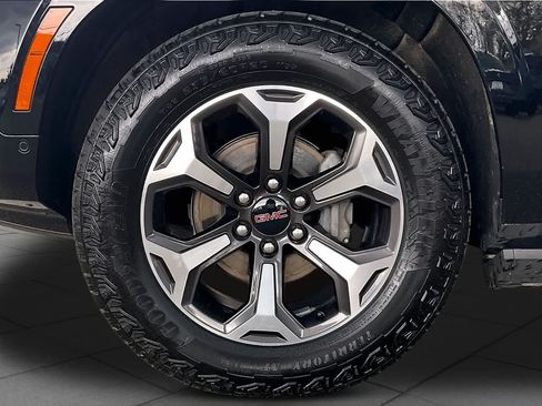 Used 2025 GMC Yukon AT4 Ultimate w/ LPO, Floor Liner Package AWD/4WD image 10