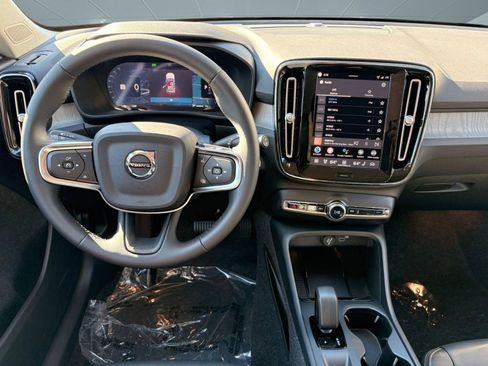 Certified 2026 Volvo XC40 B5 Core w/ Climate Package AWD/4WD image 23
