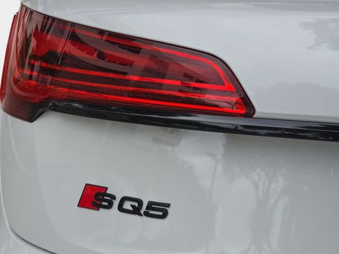 Certified 2025 Audi SQ5 Premium Plus w/ Premium Plus Package AWD/4WD image 27