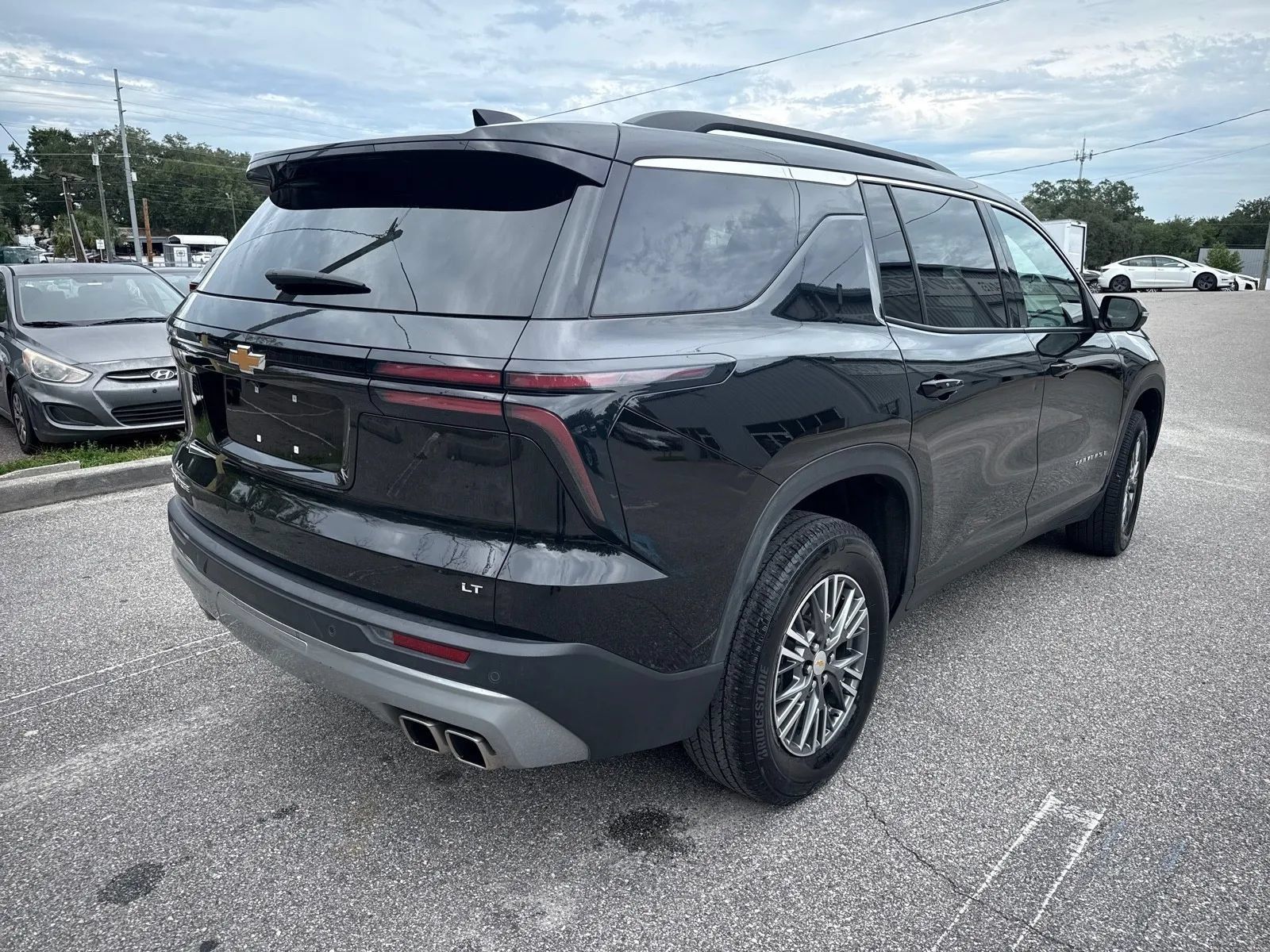 Used 2024 Chevrolet Traverse LT FWD image 7