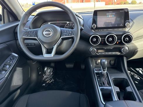 Used 2025 Nissan Sentra SR image 2