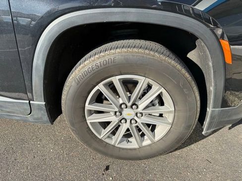 Used 2022 Chevrolet Traverse LT image 7