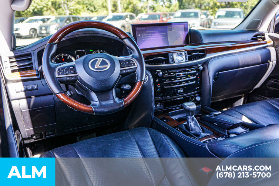 Used 2019 Lexus LX 570 4WD w/ Luxury Package image 28