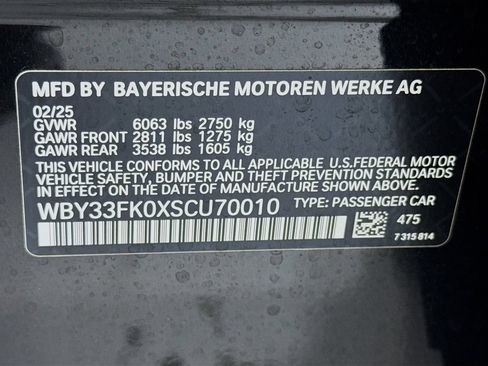 Used 2025 BMW i5 eDrive40i w/ Premium Package RWD image 35
