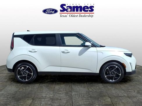 Used 2024 Kia Soul EX FWD image 2