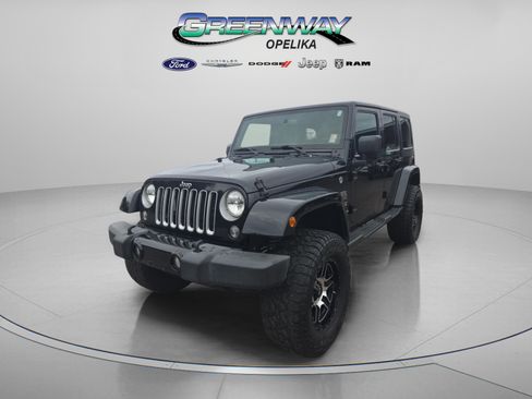 Used 2017 Jeep Wrangler Unlimited Sahara image 3