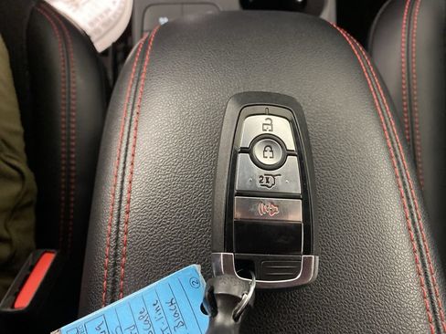 Used 2025 Ford Escape ST-Line AWD/4WD image 10