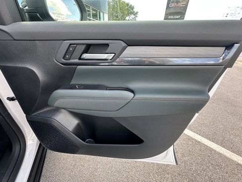 New 2026 GMC Terrain AT4 w/ Convenience Package III image 29