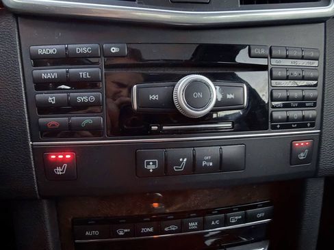 Used 2011 Mercedes-Benz E 350 4MATIC Sedan image 25