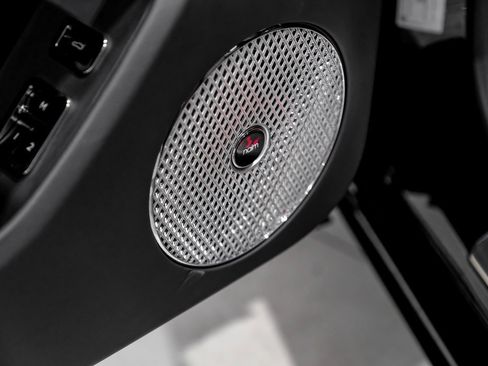 Used 2024 Bentley Flying Spur V8 image 44