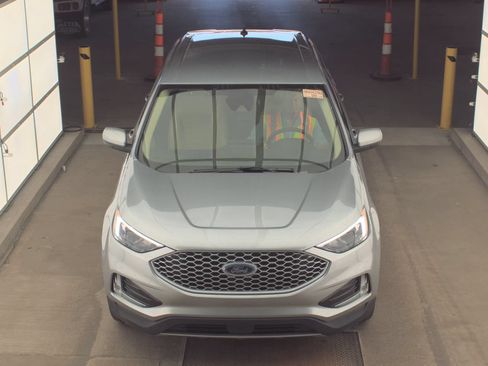 Used 2024 Ford Edge SEL w/ Convenience Package AWD/4WD image 4