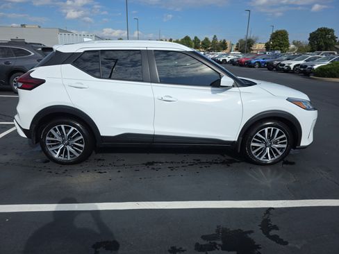 Used 2023 Nissan Kicks SV image 6