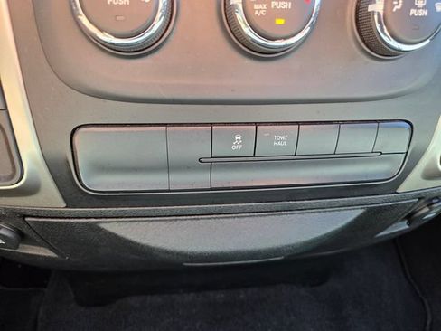 Certified 2019 RAM 1500 Classic SLT RWD image 28