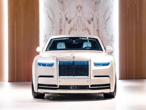 Used 2026 Rolls-Royce Phantom Sedan RWD image 2