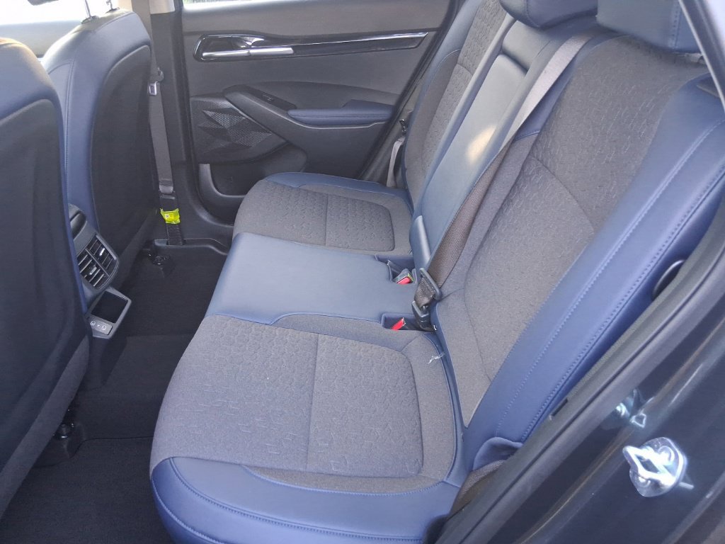 Used 2025 Kia Seltos S AWD/4WD image 17
