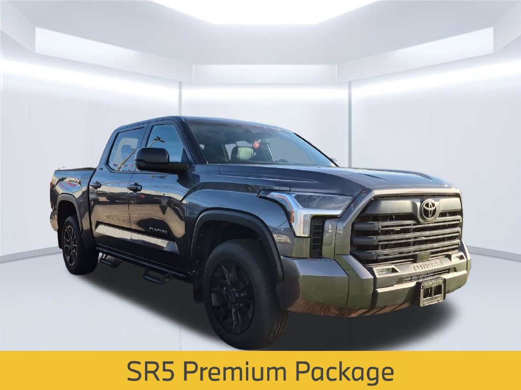 Used 2025 Toyota Tundra SR5 w/ SR5 Premium Package AWD/4WD image 5