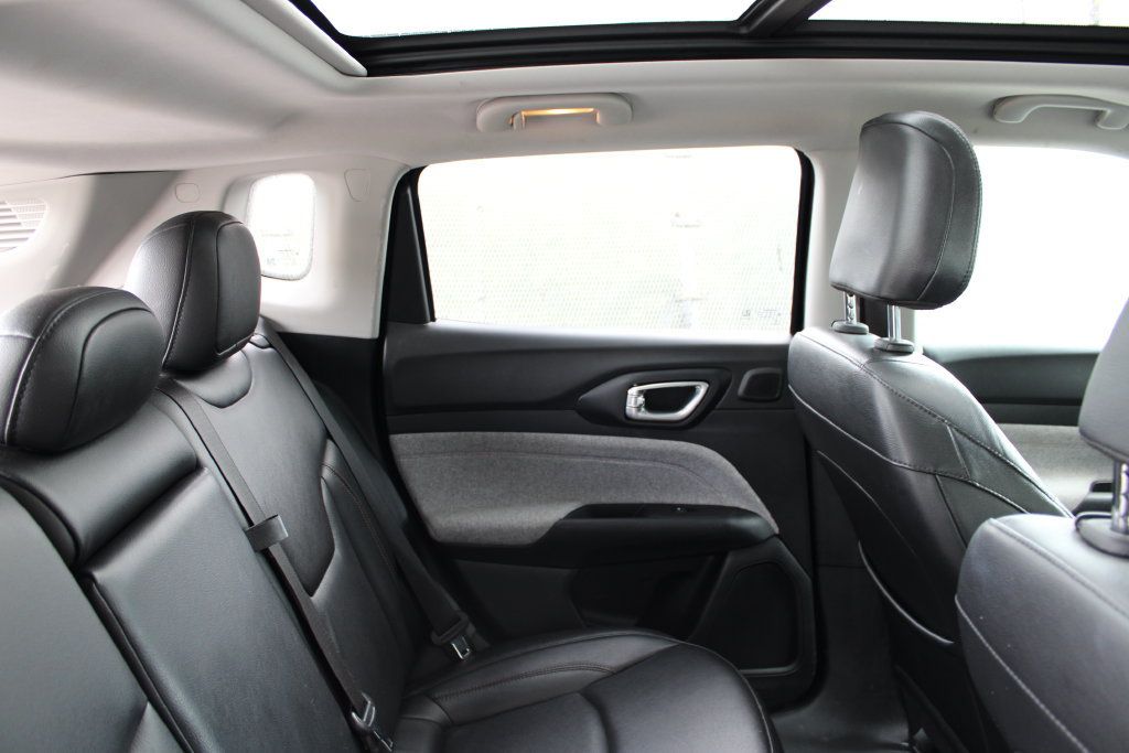Used 2022 Jeep Compass Latitude w/ Sun and Sound Group AWD/4WD image 24