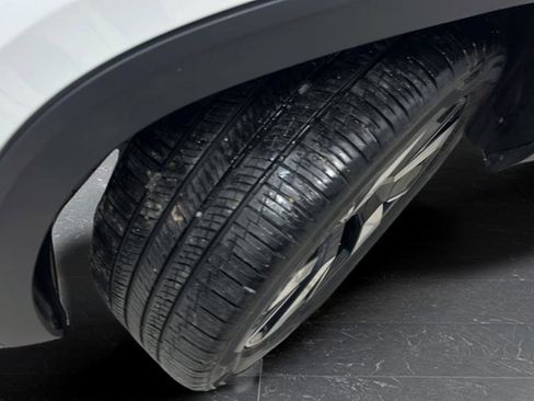 Used 2024 Volkswagen Atlas Cross Sport SE image 30