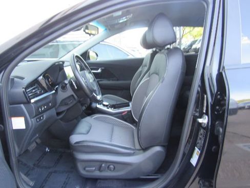 Used 2022 Kia Niro EX image 15