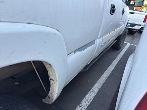 Used 2006 Chevrolet Silverado 2500 LT w/ Onstar Plus Package image 7