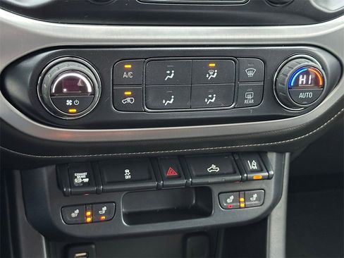 Used 2017 GMC Canyon SLT w/ Driver Alert Package image 27