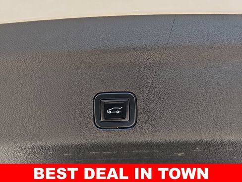 Used 2021 Chevrolet Suburban RST AWD/4WD image 14